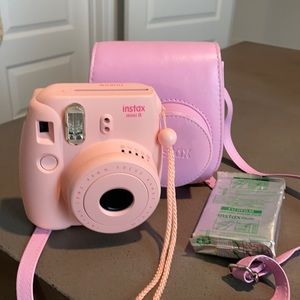 Instax Mini8 Fujflim with matching case refill
